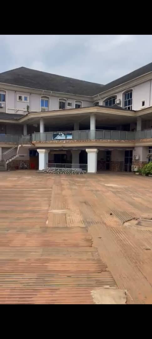 LUXUARY HOTEL FOR SALE IN AWKA METROPLIS 
