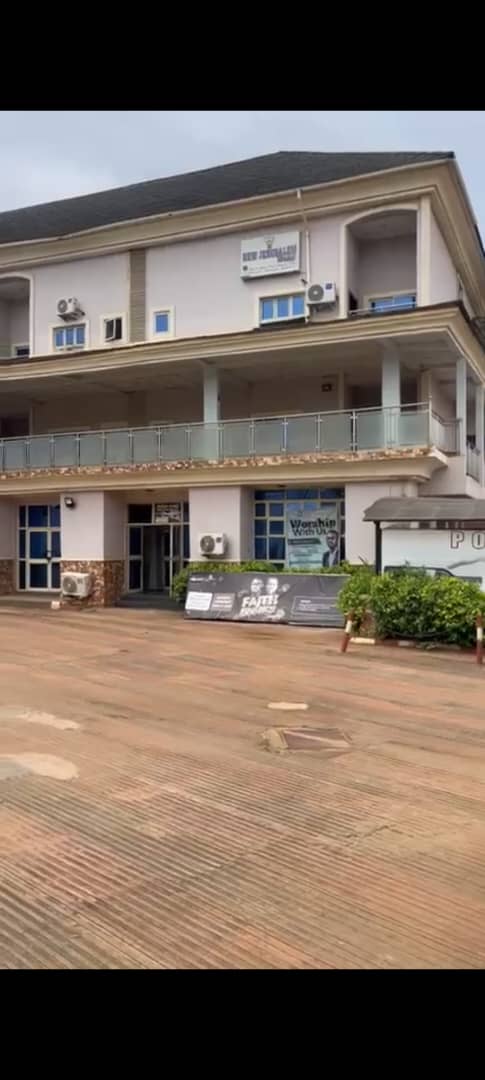LUXUARY HOTEL FOR SALE IN AWKA METROPLIS 